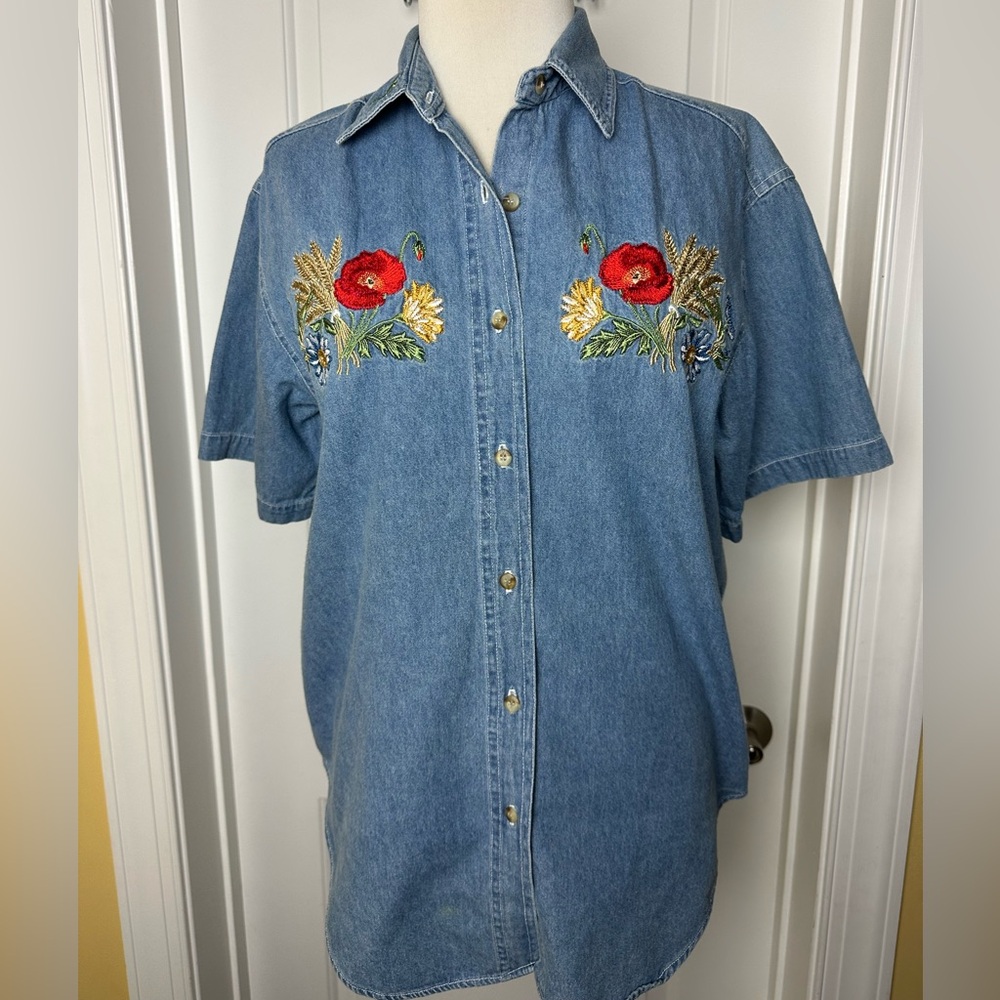 Denim embroidered button-down vintage SS large let’s quizz again